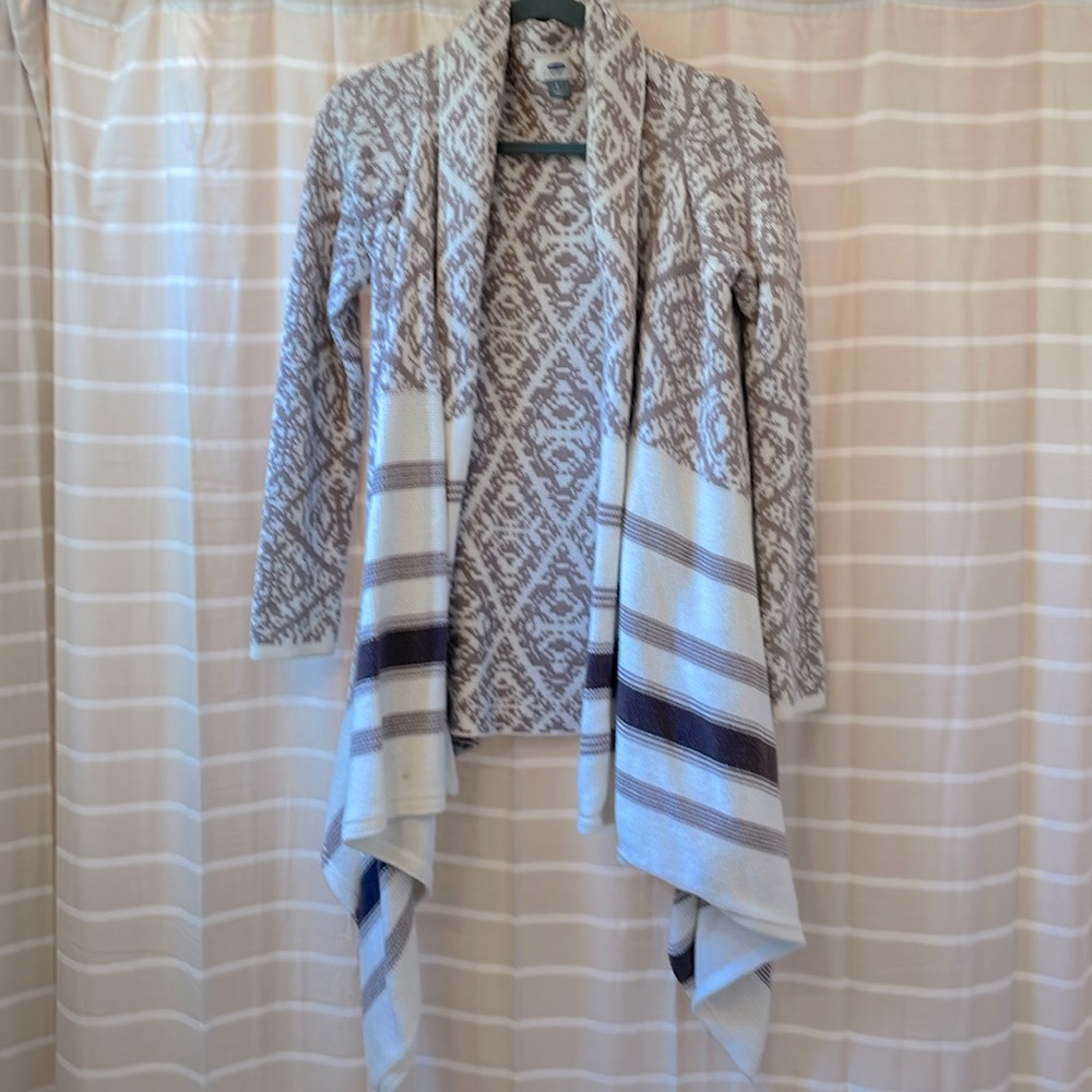 Asymmetrical mauve patterned and striped cardigan